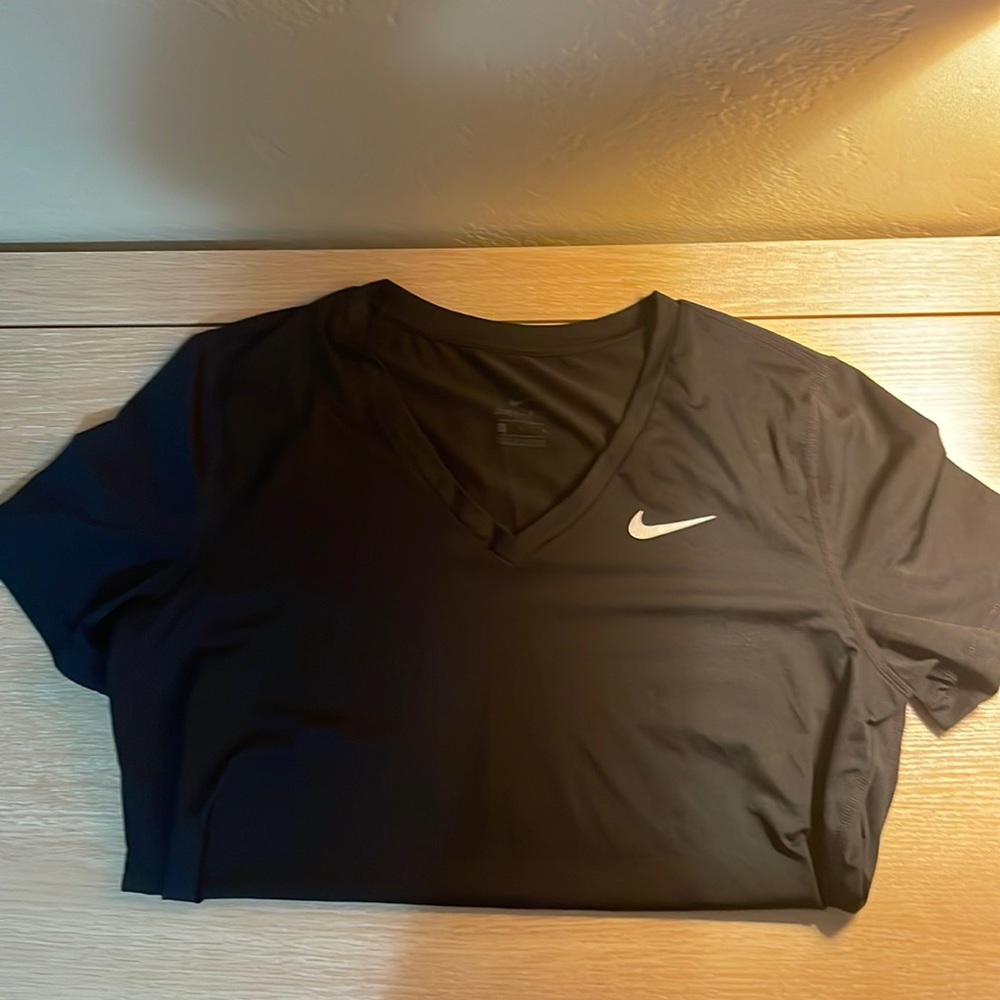 Dri-fit Women’s Black Nike V neck